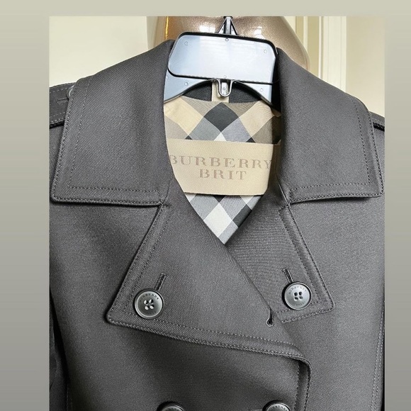 Burberry - Picture 2 of 3